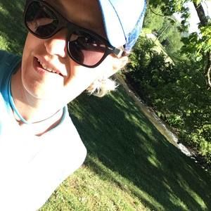 Meet your Posher, Whitney